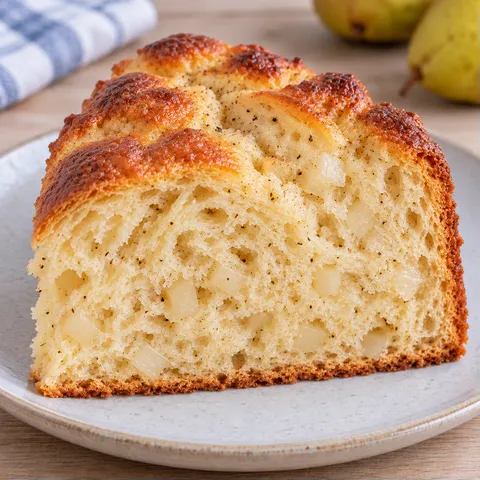 Zoete gistcake — peer, kardemom