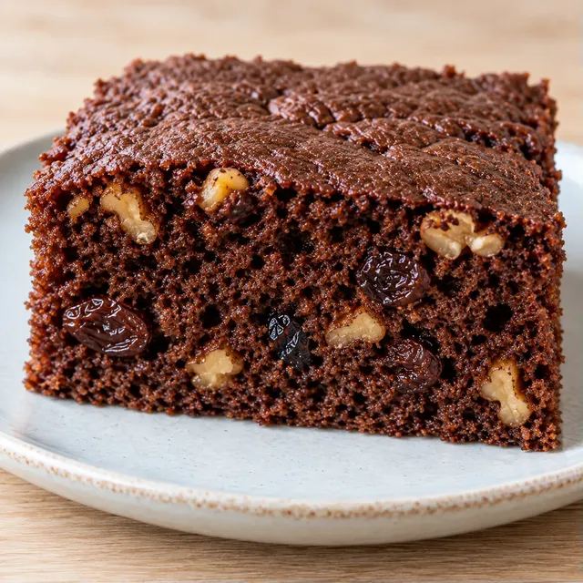 Cacaocake — rozijnen, vanille, walnoten